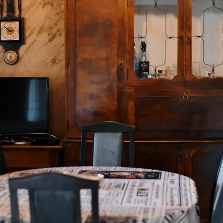 Povlen 1979 - Mini Bar, Karaoke Sound System, Jacuzzi 15 April Villa *