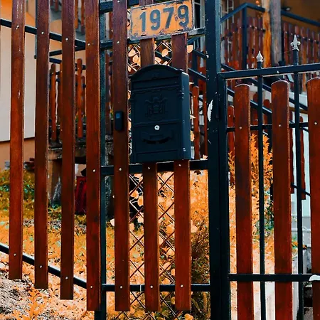 Villa Povlen 1979 - Mini Bar, Forest Open Cinema, Jacuzzi 15 April, Karaoke Villa